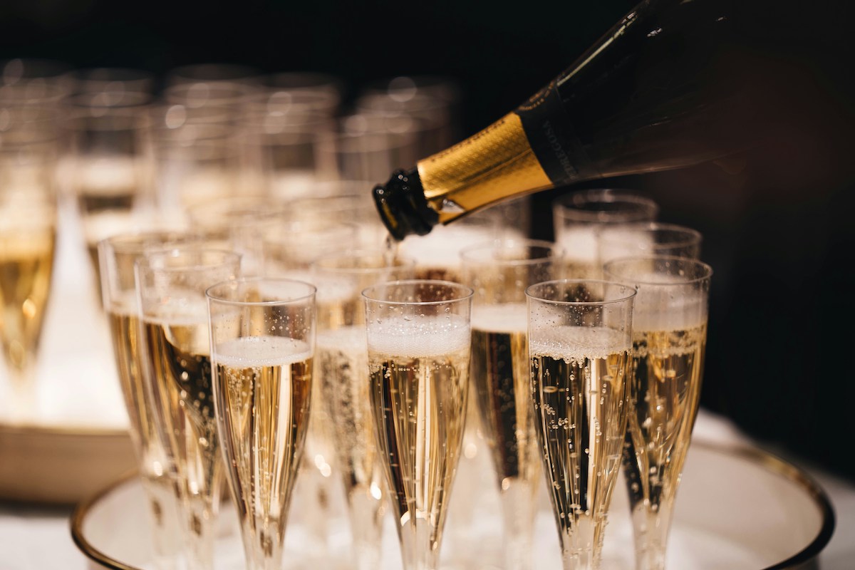 tray of champagne flutes